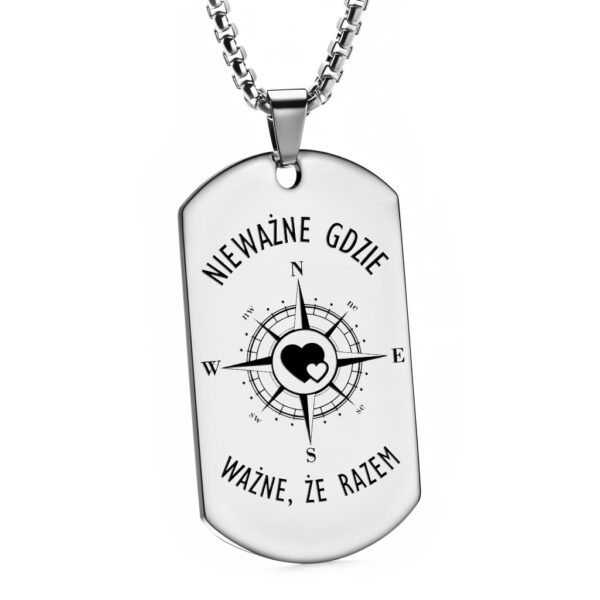 Nieśmiertelnik z wzorami rodzinnymi z kompasem i sercem