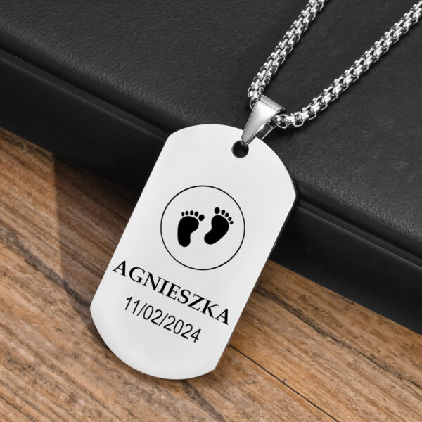 Nieśmiertelnik z grawerem imion dzieci i urodzin